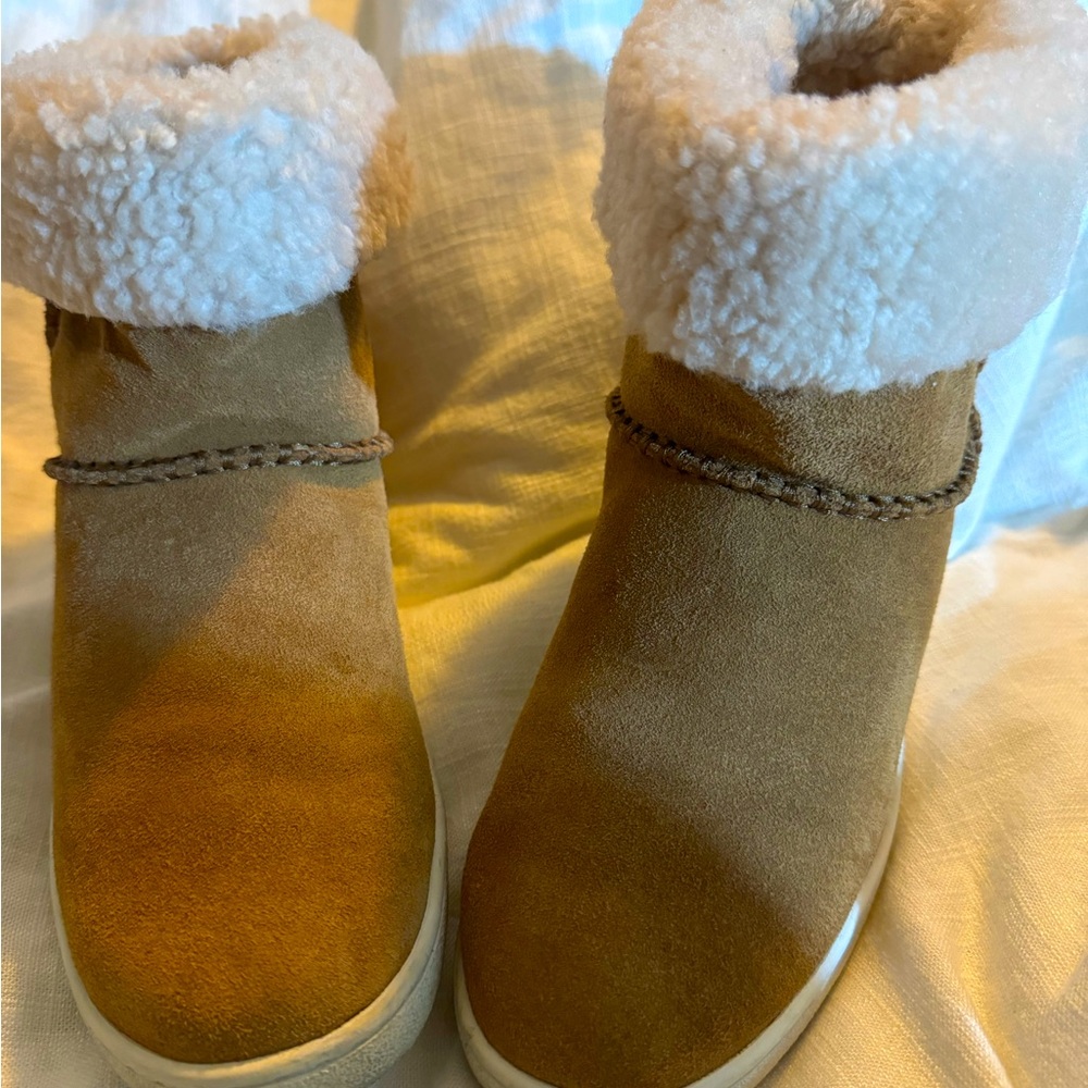 Short Ugg Fold over